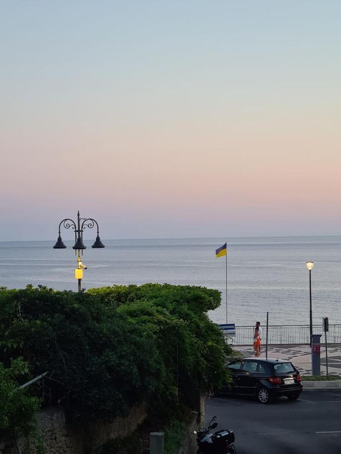 B&B Lungomare Diamante Extérieur photo